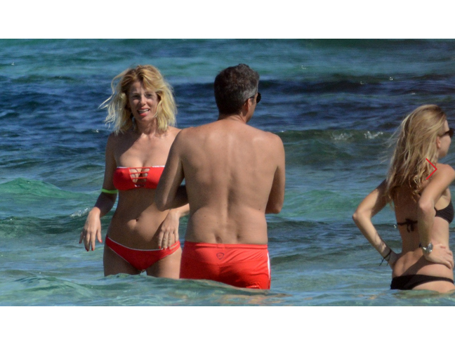 Alessia Marcuzzi su Vanity Fair a Formentera indossa il bikini Calliope