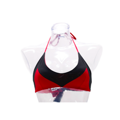 sporty triangle top with pleats that give depth to the breasts